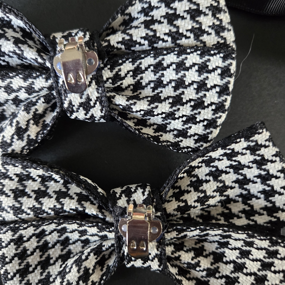 Stylish Black and White Clip On Bows For Shoes. - Picture 3 of 7